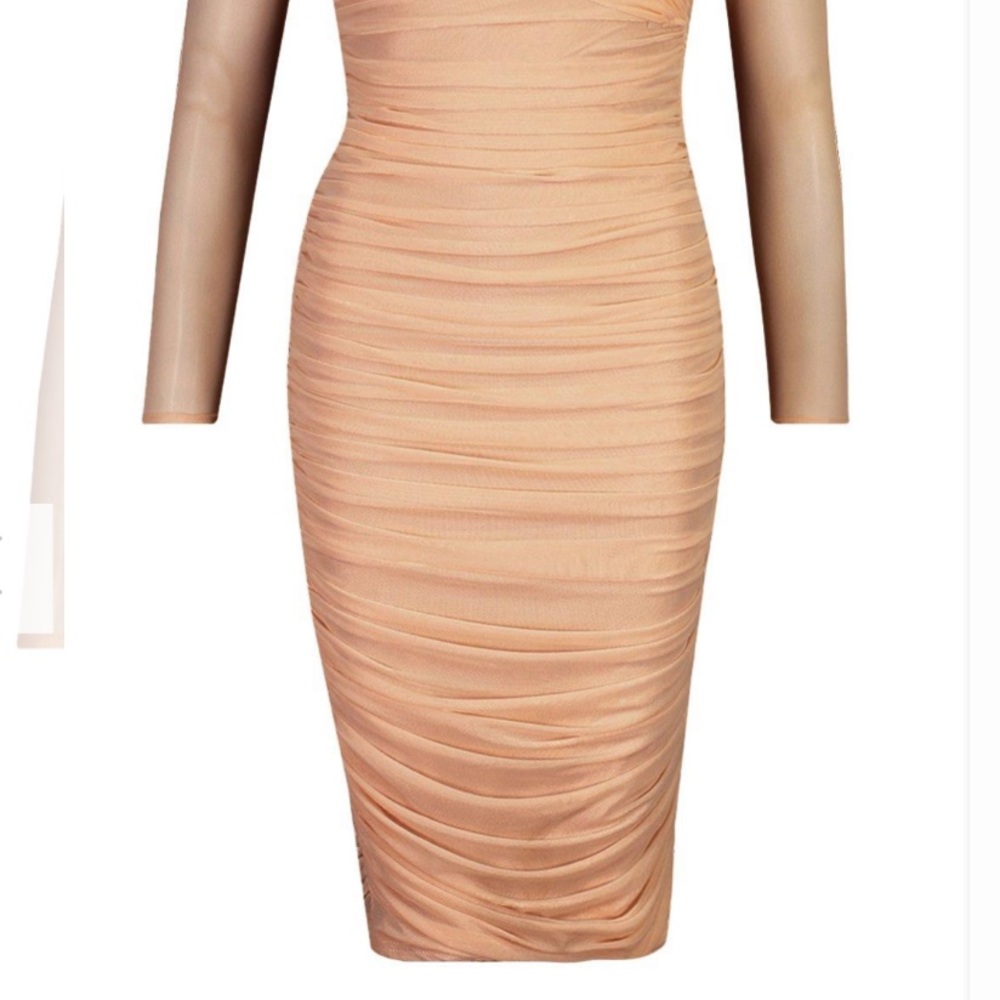 Beautiful Ruched Dress 👗 - Picture 4 of 8